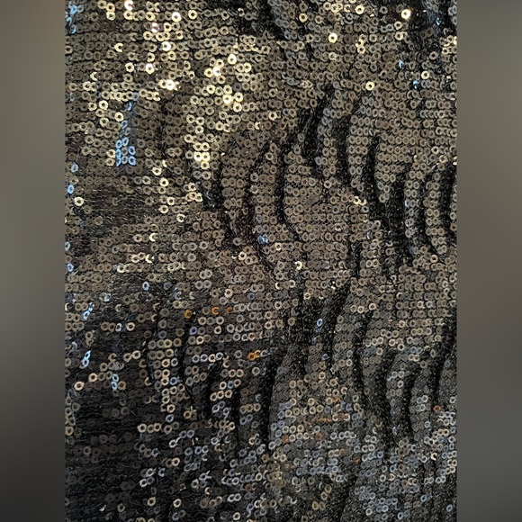 sequin maxi  Black dress with open back and slit - Picture 2 of 5